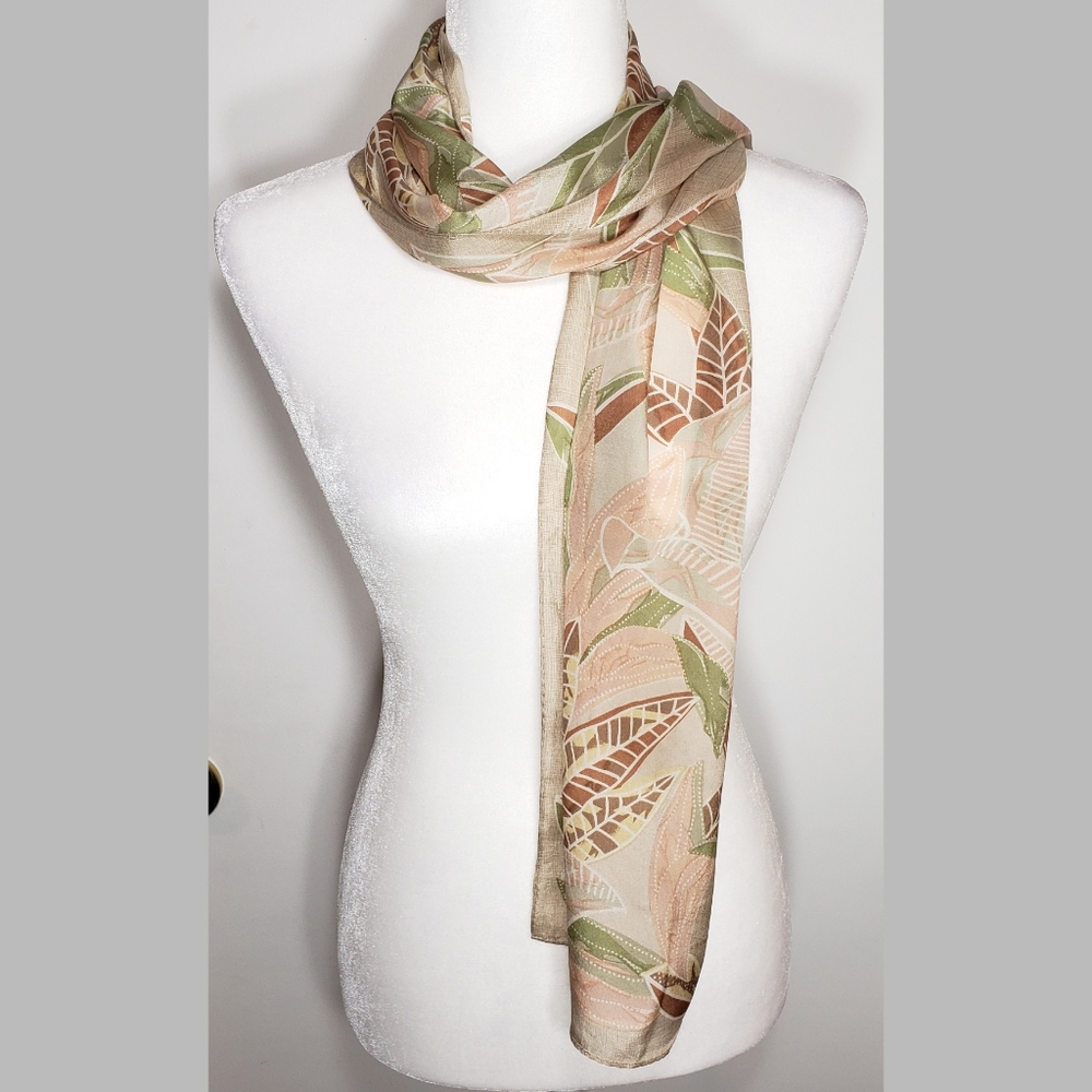 💥3/$20 Liz Claiborne Neutral Colors Foliage Scarf